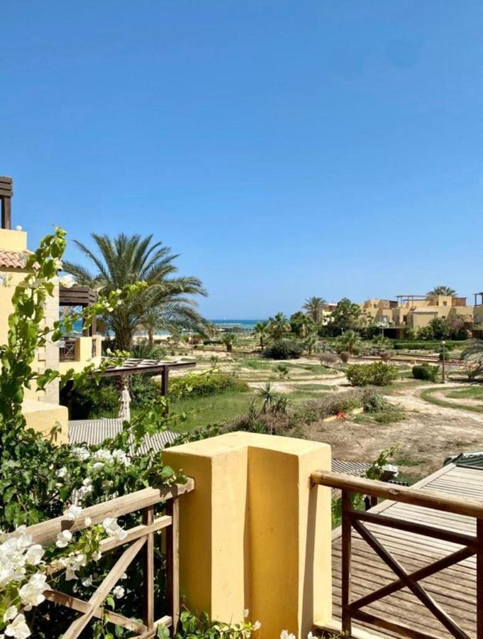 A Sea View Spacious Cheering 5 Bedroom Villa Ain Sokhna "Ain Bay" فيلا كاملة للإيجار قرية العين باي Ain Sukhna Bagian luar foto