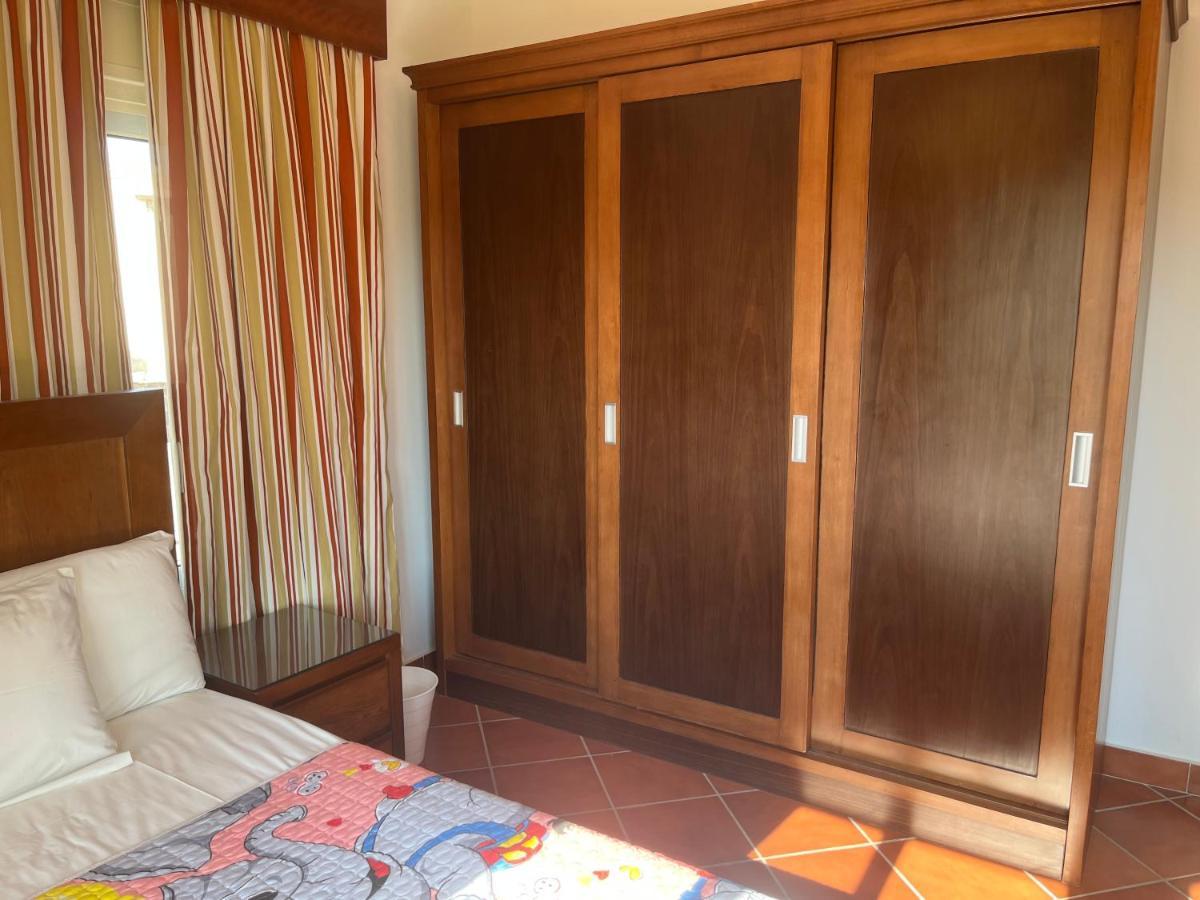A Sea View Spacious Cheering 5 Bedroom Villa Ain Sokhna "Ain Bay" فيلا كاملة للإيجار قرية العين باي Ain Sukhna Bagian luar foto