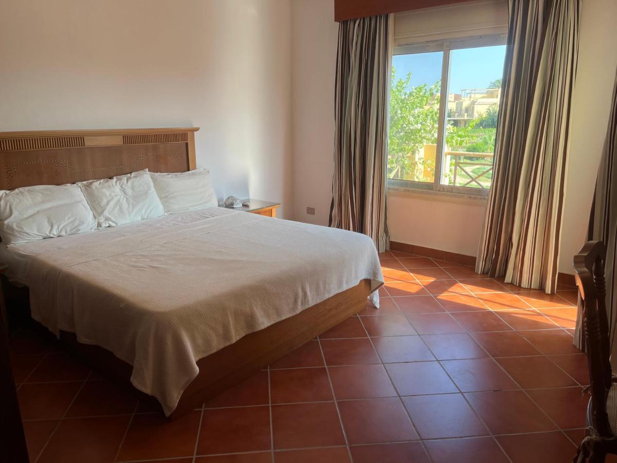 A Sea View Spacious Cheering 5 Bedroom Villa Ain Sokhna "Ain Bay" فيلا كاملة للإيجار قرية العين باي Ain Sukhna Bagian luar foto