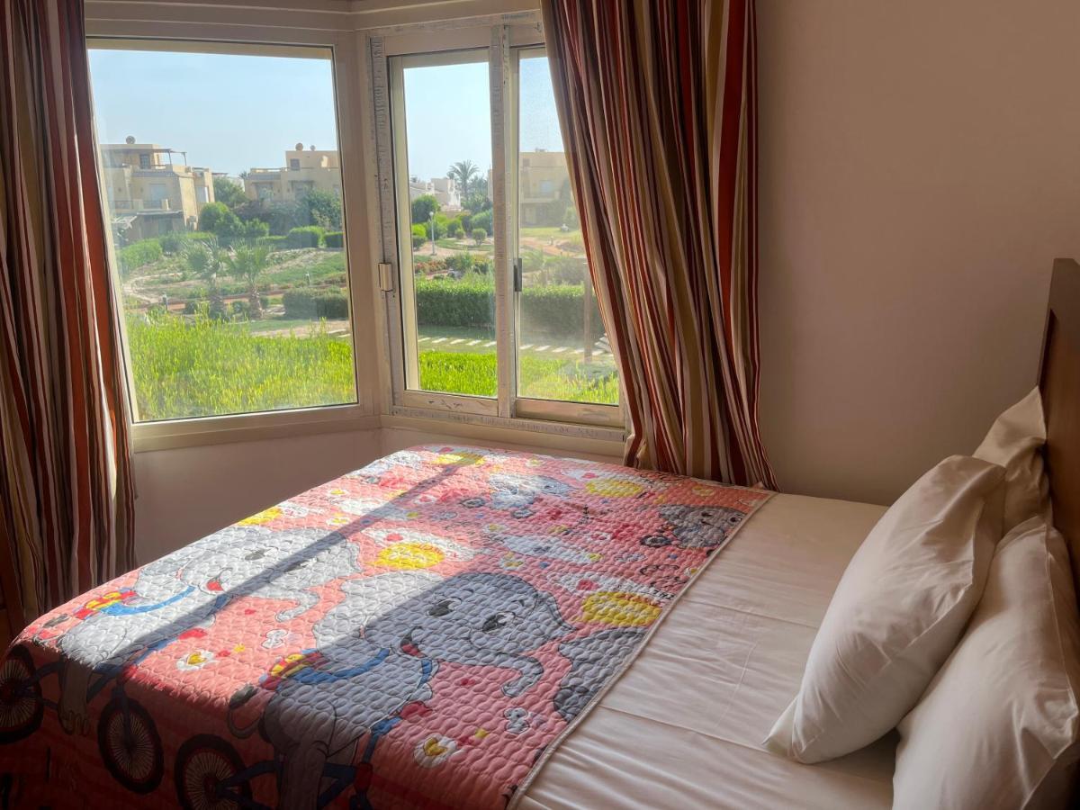 A Sea View Spacious Cheering 5 Bedroom Villa Ain Sokhna "Ain Bay" فيلا كاملة للإيجار قرية العين باي Ain Sukhna Bagian luar foto