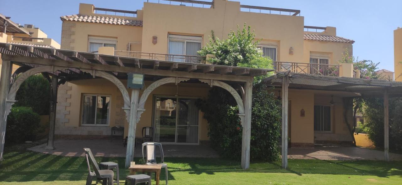 A Sea View Spacious Cheering 5 Bedroom Villa Ain Sokhna "Ain Bay" فيلا كاملة للإيجار قرية العين باي Ain Sukhna Bagian luar foto