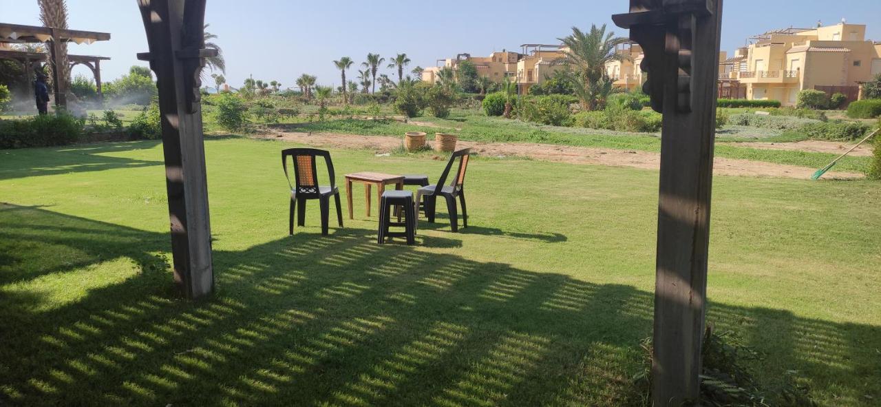 A Sea View Spacious Cheering 5 Bedroom Villa Ain Sokhna "Ain Bay" فيلا كاملة للإيجار قرية العين باي Ain Sukhna Bagian luar foto