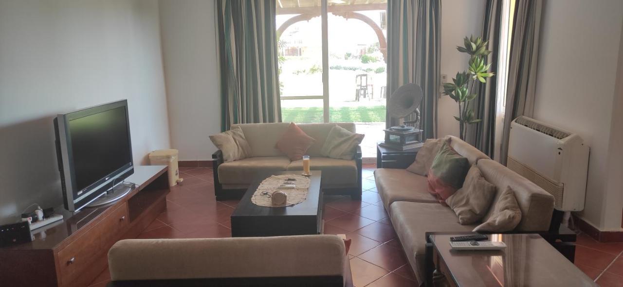 A Sea View Spacious Cheering 5 Bedroom Villa Ain Sokhna "Ain Bay" فيلا كاملة للإيجار قرية العين باي Ain Sukhna Bagian luar foto