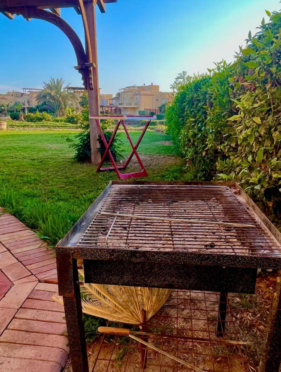A Sea View Spacious Cheering 5 Bedroom Villa Ain Sokhna "Ain Bay" فيلا كاملة للإيجار قرية العين باي Ain Sukhna Bagian luar foto
