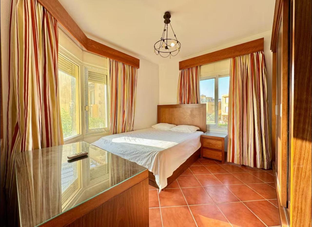 A Sea View Spacious Cheering 5 Bedroom Villa Ain Sokhna "Ain Bay" فيلا كاملة للإيجار قرية العين باي Ain Sukhna Bagian luar foto