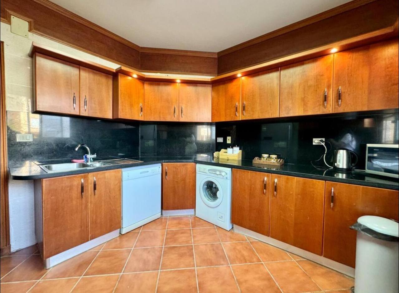 A Sea View Spacious Cheering 5 Bedroom Villa Ain Sokhna "Ain Bay" فيلا كاملة للإيجار قرية العين باي Ain Sukhna Bagian luar foto