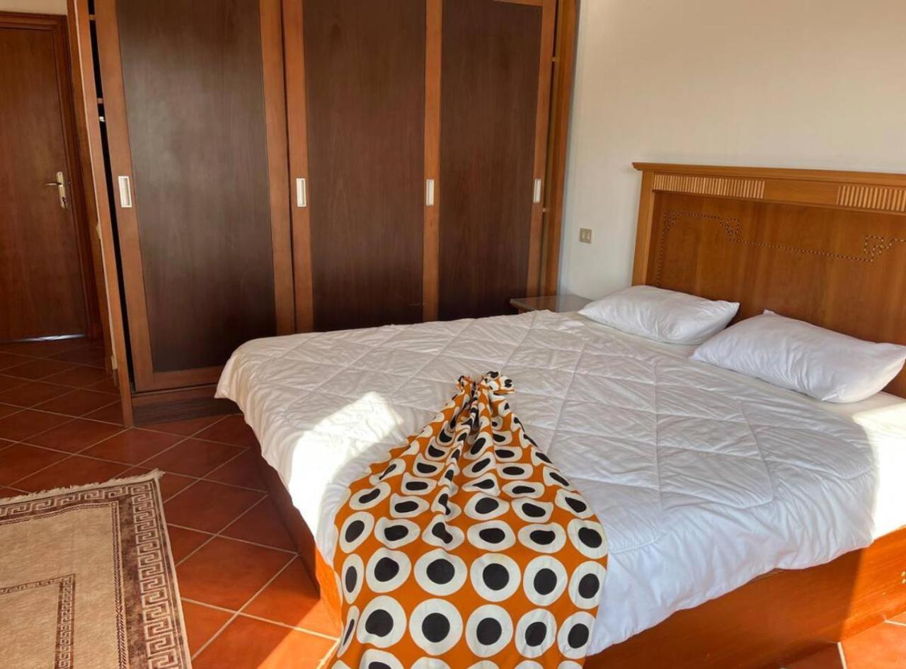 A Sea View Spacious Cheering 5 Bedroom Villa Ain Sokhna "Ain Bay" فيلا كاملة للإيجار قرية العين باي Ain Sukhna Bagian luar foto