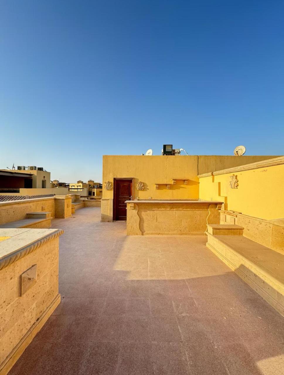 A Sea View Spacious Cheering 5 Bedroom Villa Ain Sokhna "Ain Bay" فيلا كاملة للإيجار قرية العين باي Ain Sukhna Bagian luar foto