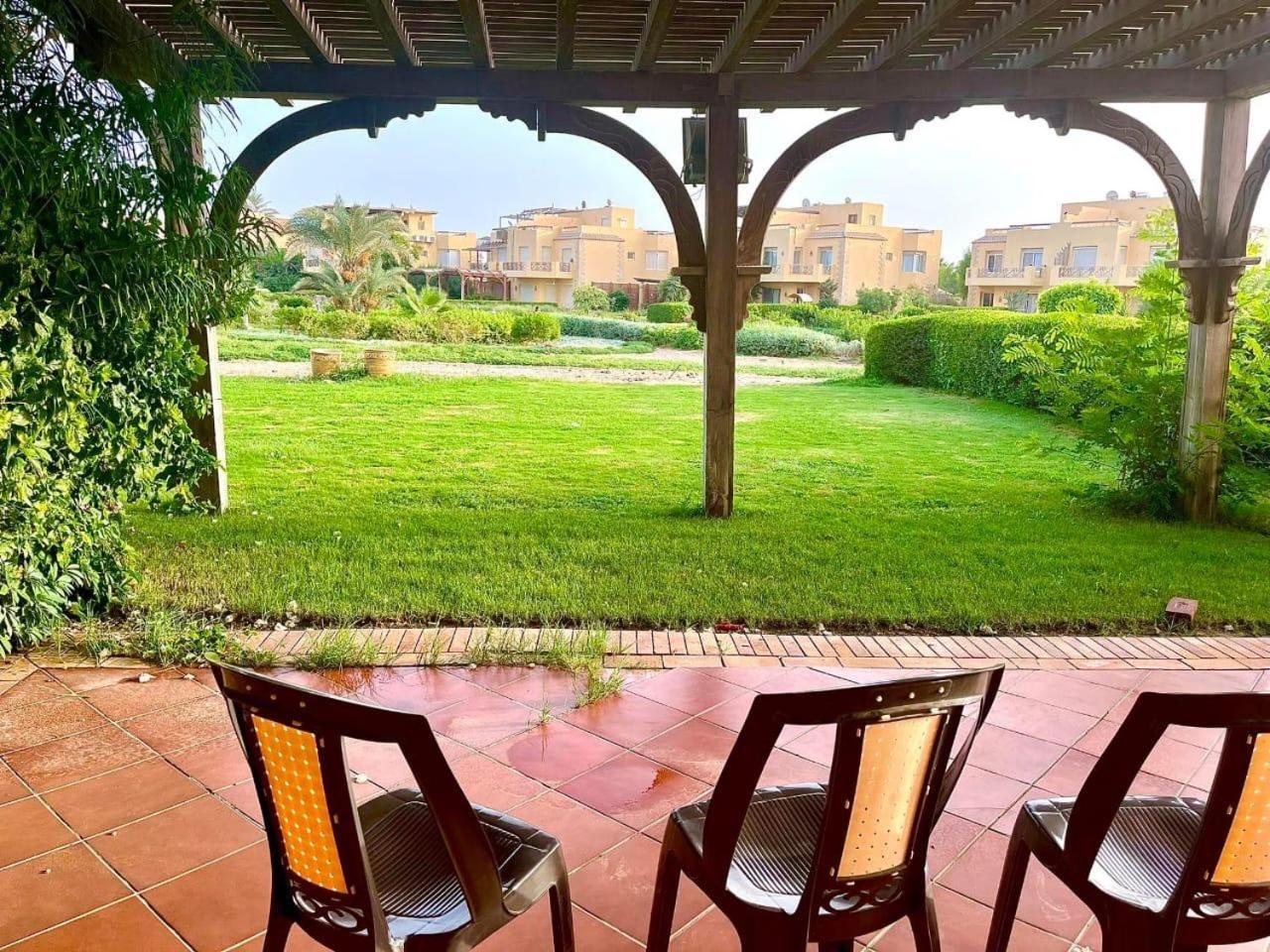 A Sea View Spacious Cheering 5 Bedroom Villa Ain Sokhna "Ain Bay" فيلا كاملة للإيجار قرية العين باي Ain Sukhna Bagian luar foto