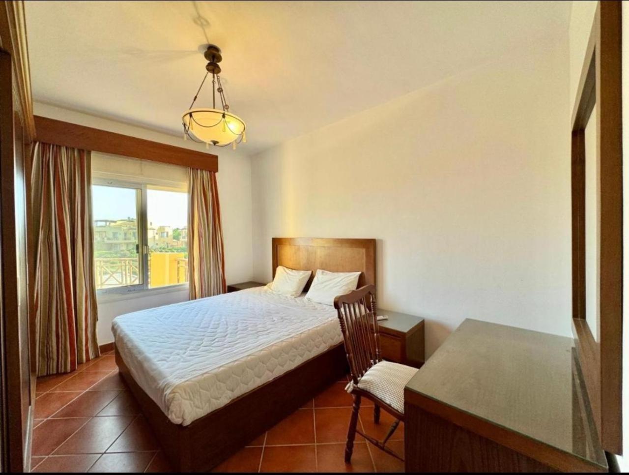 A Sea View Spacious Cheering 5 Bedroom Villa Ain Sokhna "Ain Bay" فيلا كاملة للإيجار قرية العين باي Ain Sukhna Bagian luar foto