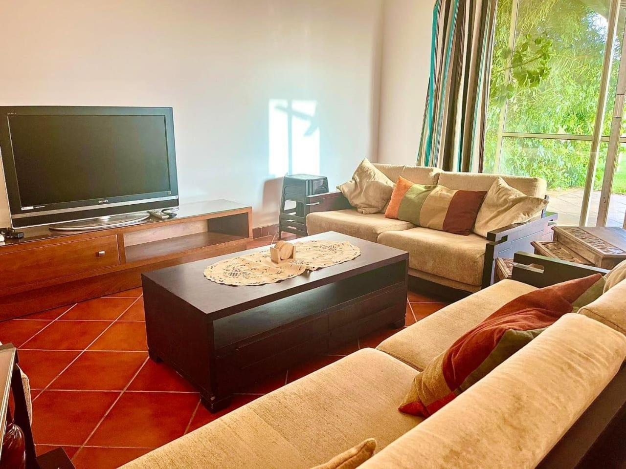 A Sea View Spacious Cheering 5 Bedroom Villa Ain Sokhna "Ain Bay" فيلا كاملة للإيجار قرية العين باي Ain Sukhna Bagian luar foto